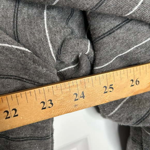 O’Neill Size Medium Plush Lined Shacket Full Zip Gray Outdoors 4701 - Picture 6 of 8